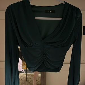 Brand: 2 saints color: green size: M